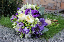 Букет невесты - фиолето-белый.