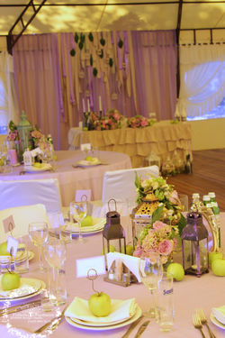 Декор банкетного зала на свадьбу.