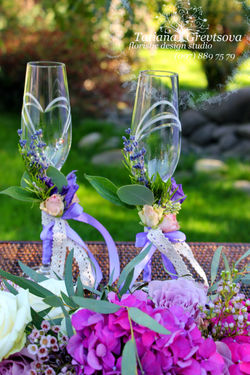 Бутоньерки на бокалы.