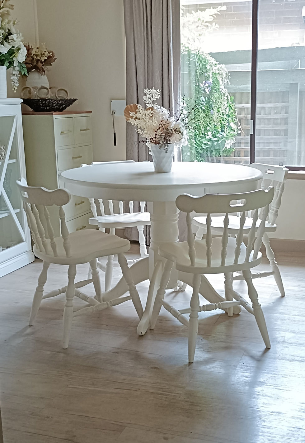 Thumbnail: Spindle Back Dining Set 