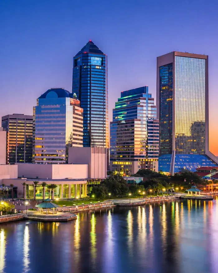 jacksonville-skyline-mobile-700w.webp