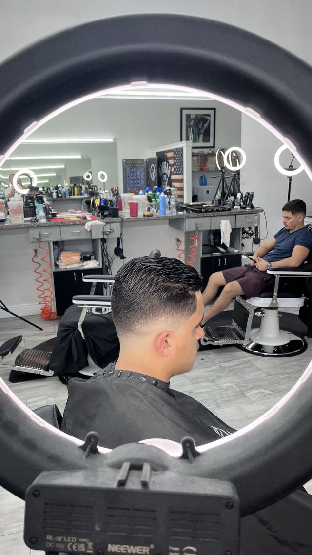 Low fade with a precise blend