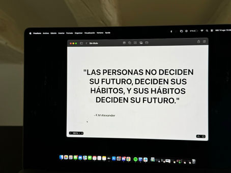 "Las personas no deciden su futuro, deciden sus hábitos, y sus hábitos deciden su futuro."
— F.M. Alexander