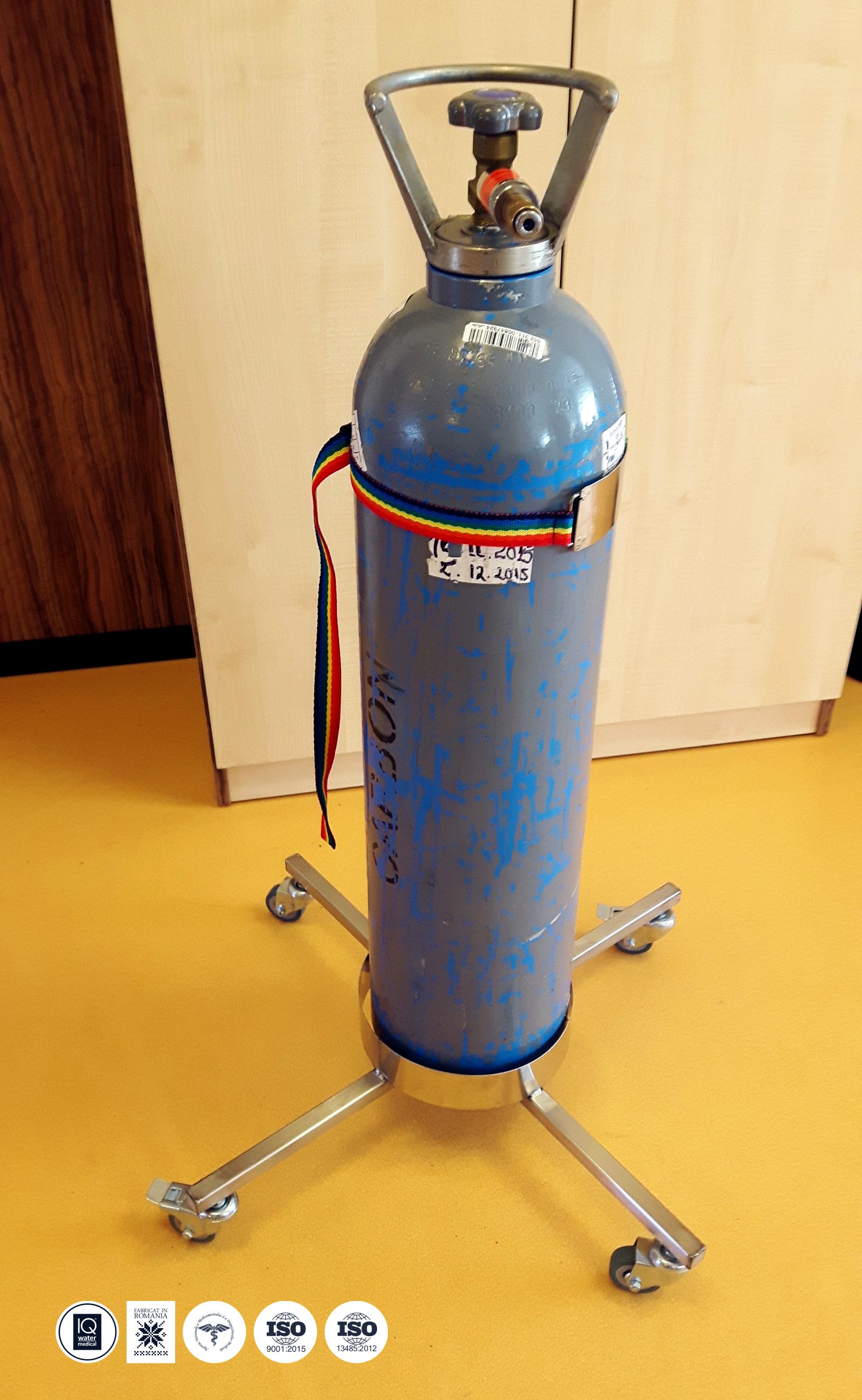 Suport mobil pentru butelie gaze medicale - IQ WATER MEDICAL