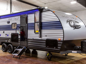 Simplify Your Utah Getaway: RV Rental Tips and Tricks