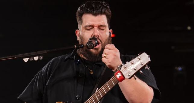 Panda lota Show em Sinop com grande público no DMD Eventos