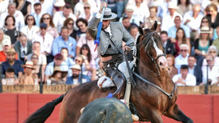 Andy Cartagena abre la Puerta del Príncipe en la Maestranza de Sevilla