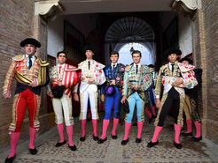 Ortega y Carrión cortan una oreja en la tercera de promoción en La Maestranza