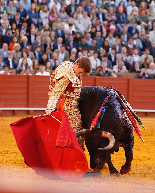 Borja Jiménez triunfa en Sevilla con dos orejas en una floja corrida de Jandilla