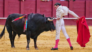 Tarde triunfal de David de Miranda en La Malagueta: tres orejas y puerta grande