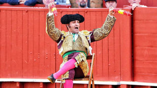 Morante firma una tarde para la memoria en la Maestranza de Sevilla