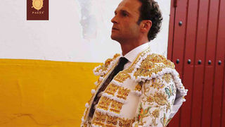 Ferrera corta una oreja con petición de otra en la corrida de Victorino Martín en la Feria de Abril 