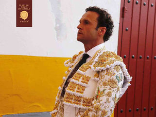 Ferrera corta una oreja con petición de otra en la corrida de Victorino Martín en la Feria de Abril 