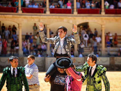 Guillermo Hermoso de Mendoza abre la puerta grande en la matinal de Ronda