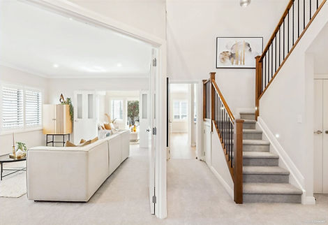 Beautifully staged entrace way of Pt Chevalier home – modern, bright interior by Mainstage Home Staging