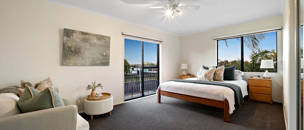 bedroom-mainstage-home-staging-wisely-road-hobsonville.jpg