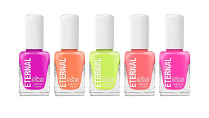 Uñas neón, ¡dale vida a tu look!