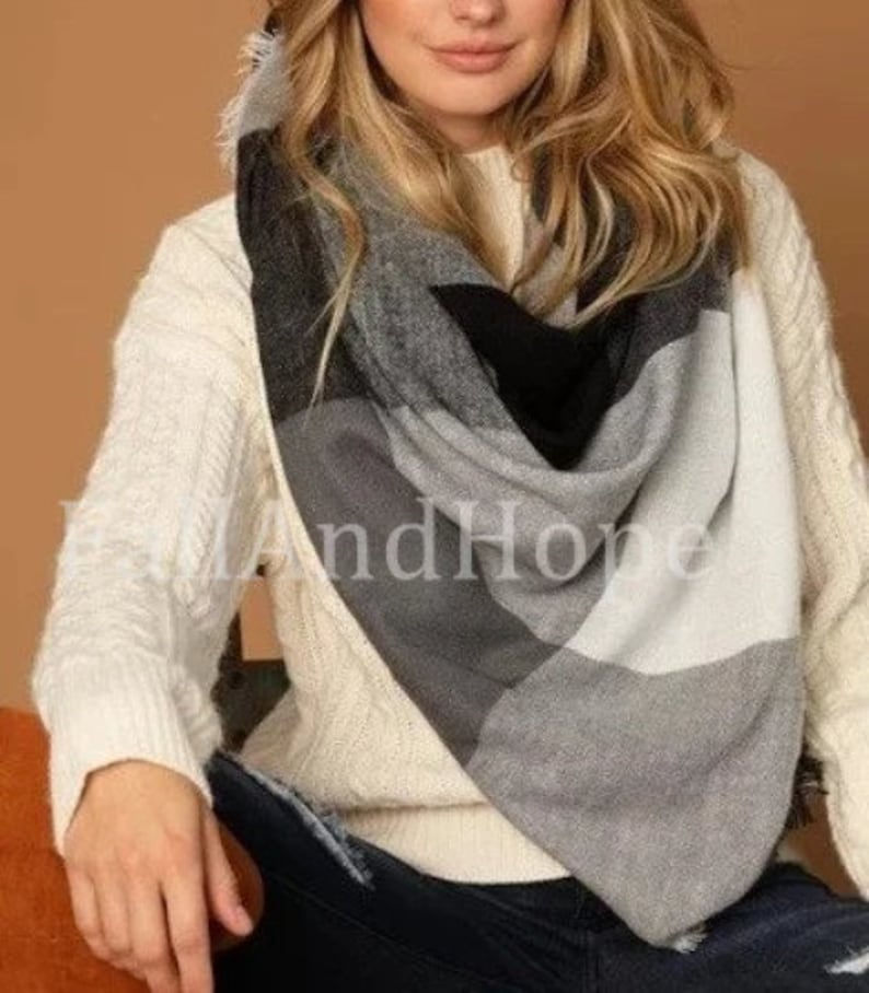 Thumbnail: Blanket scarf