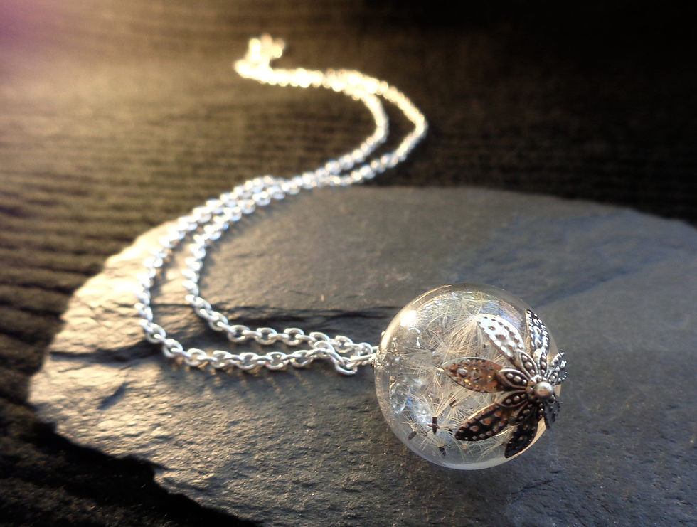 Thumbnail: Dandelion necklace