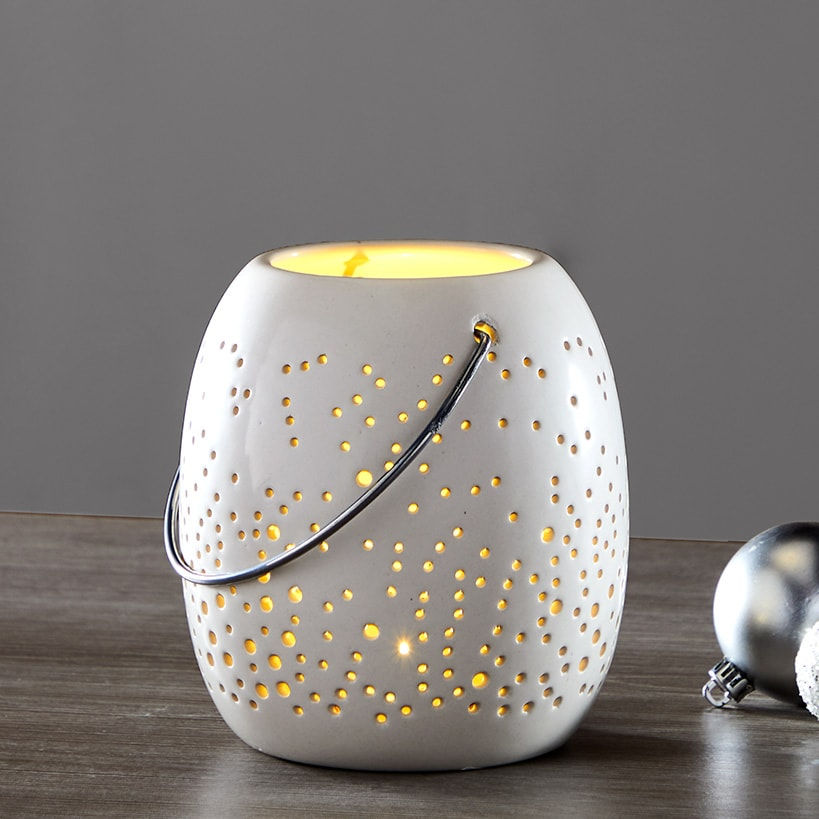 Thumbnail: Frosted Snowflake Lanterns