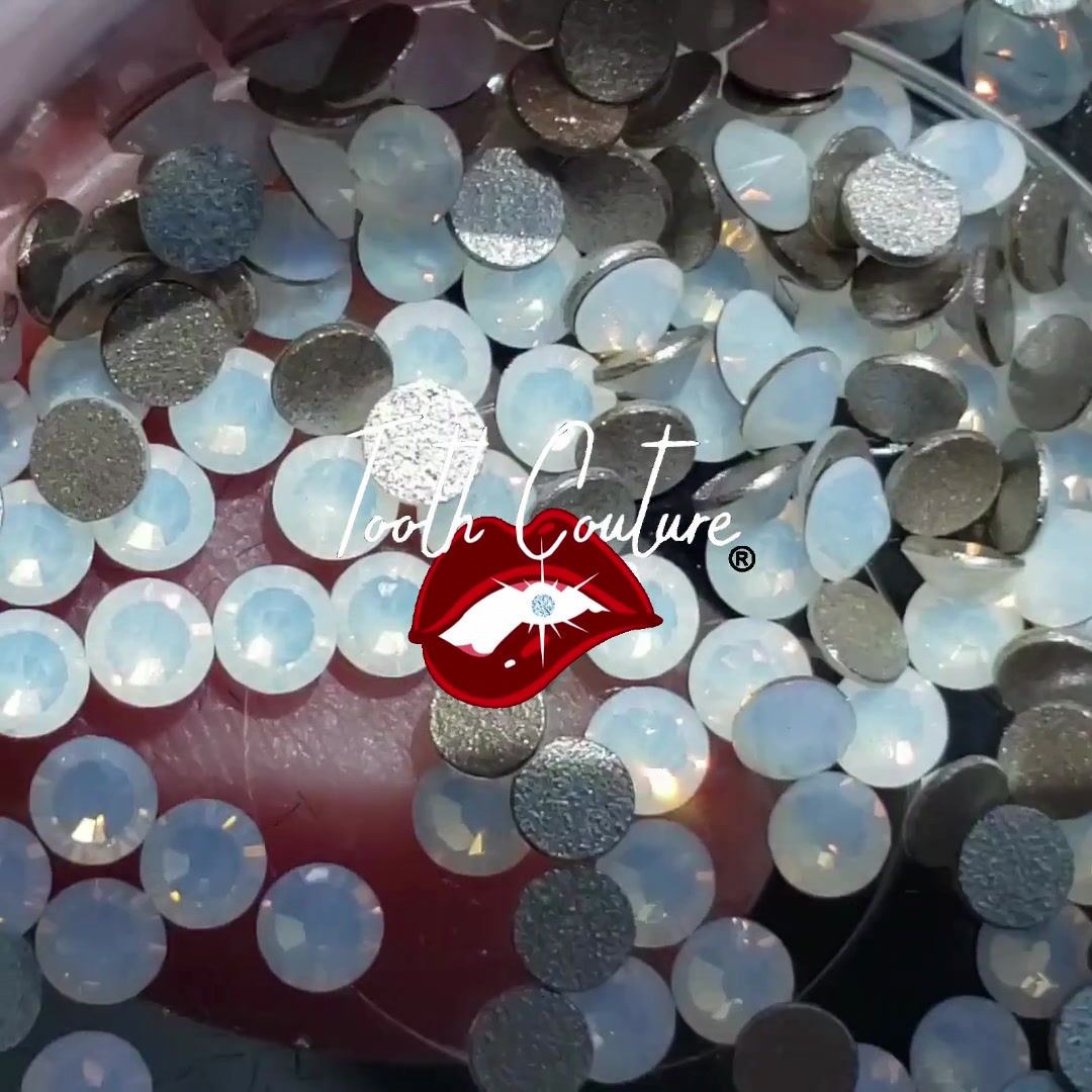 Swarovski® Round Crystal - White Opal