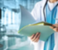 Doctor con archivos