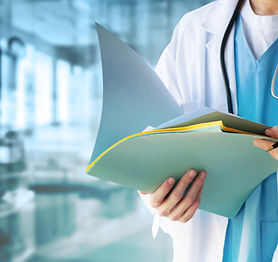 Doktor mit Dateien