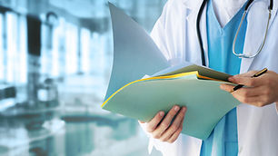 Doctor con archivos