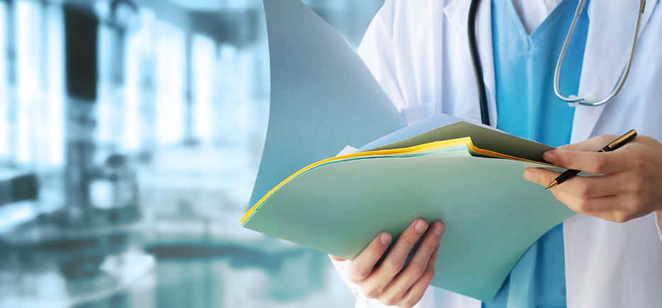 Doktor mit Dateien