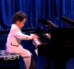 6-year-old Tsung Tsung performs “Flight of the Bumblebee” as well as any concert pianist
