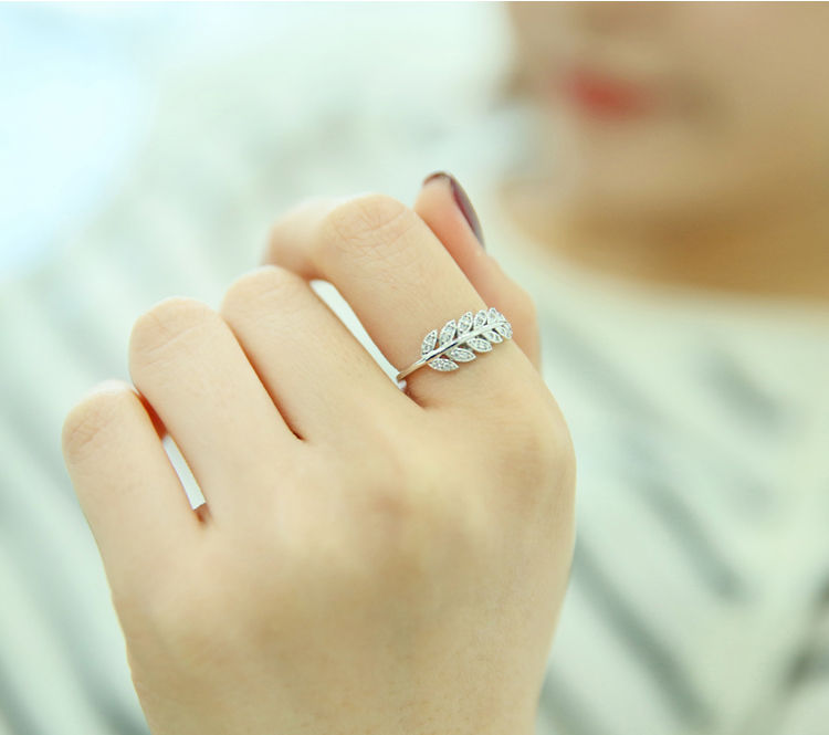 Thumbnail: 925 Silver Diamond Leave Ring