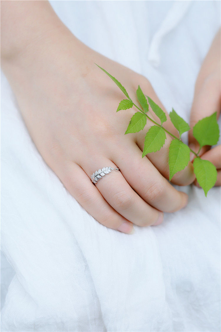 Thumbnail: 925 Silver Diamond Leave Ring
