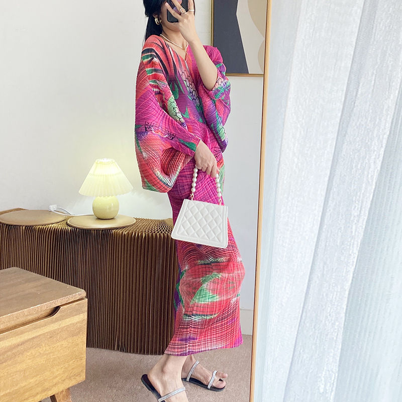 Thumbnail: Summer Casual Floral Pleated Plus-Size Dress