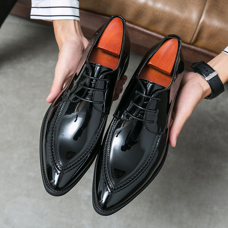 Thumbnail: Mens Luxury Patent Leather Oxford Shoes with Pointed Toe for Wedding Formal Wear
