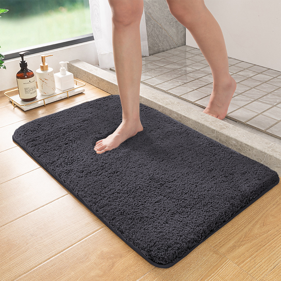 Thumbnail: Long-Hair Furry Bath Mat – Soft, Absorbent, Non-Slip Rug for Bathroom & Shower