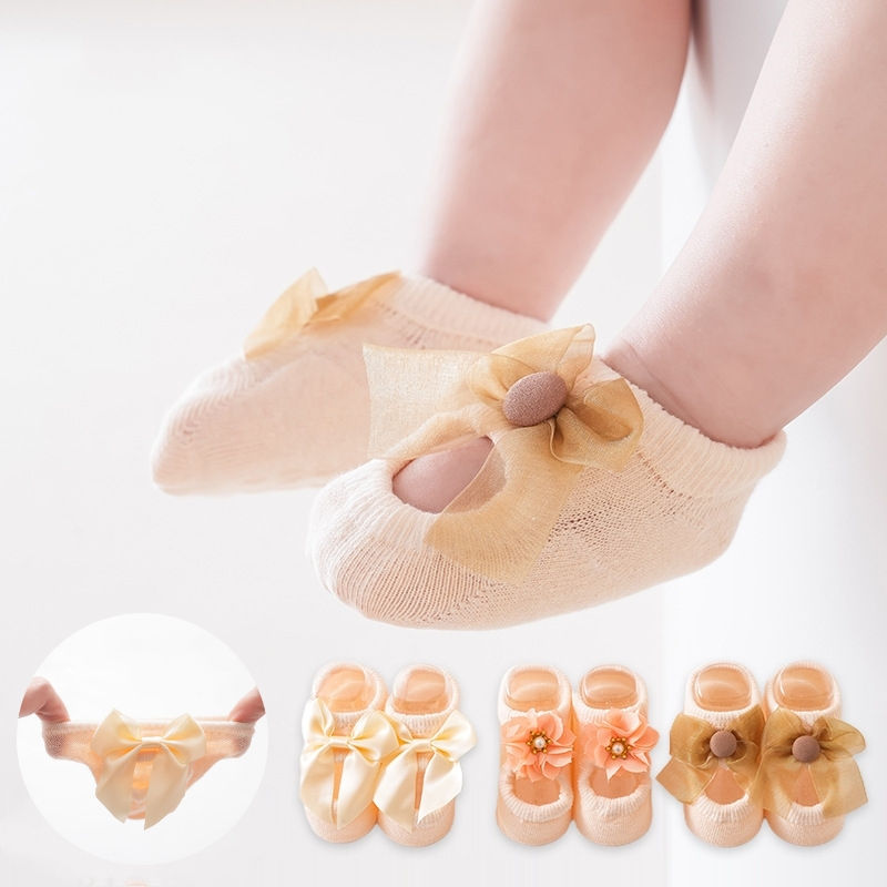 Thumbnail: 3 Pairs Baby Girl Lace Bow Ankle Socks – Anti-Slip Cotton Princess Socks (0–12M)