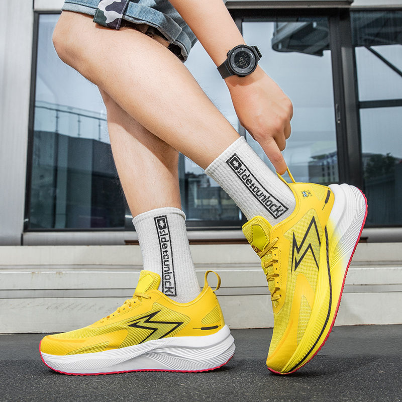 Thumbnail: Unisex Breathable Outdoor Running Sneakers with Non Slip Grip