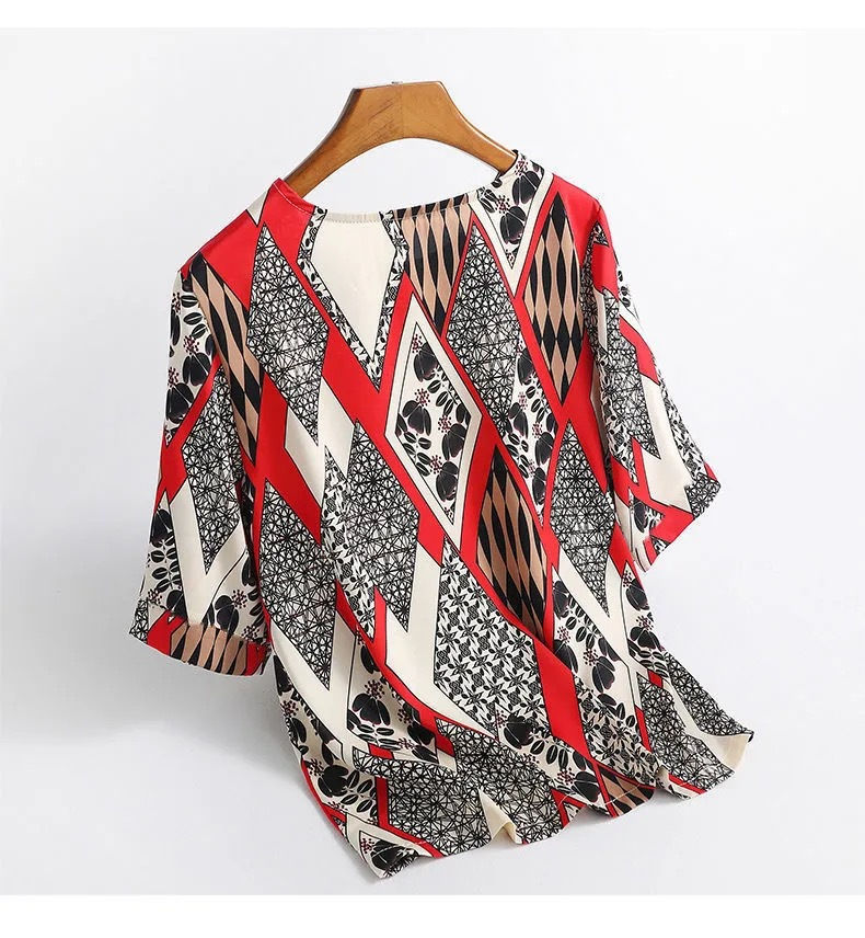 Thumbnail: Floral Print Silk Satin Blouse – Plus Size Batwing Sleeve Summer Pullover Top