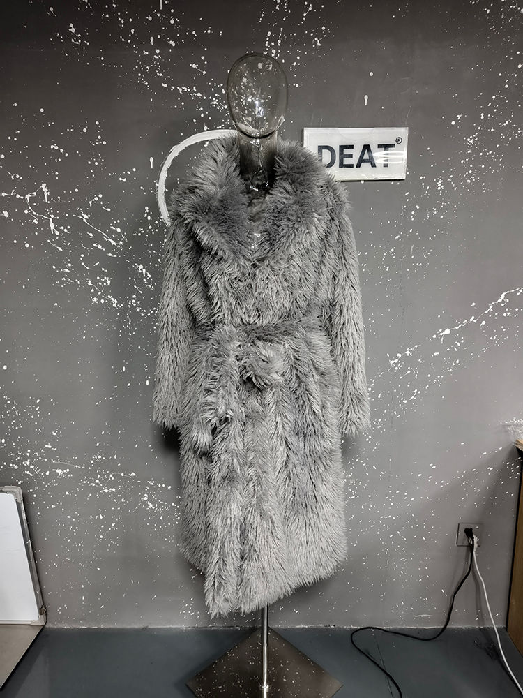 Thumbnail: Women’s Long Plush Faux Fur Zipper Coat