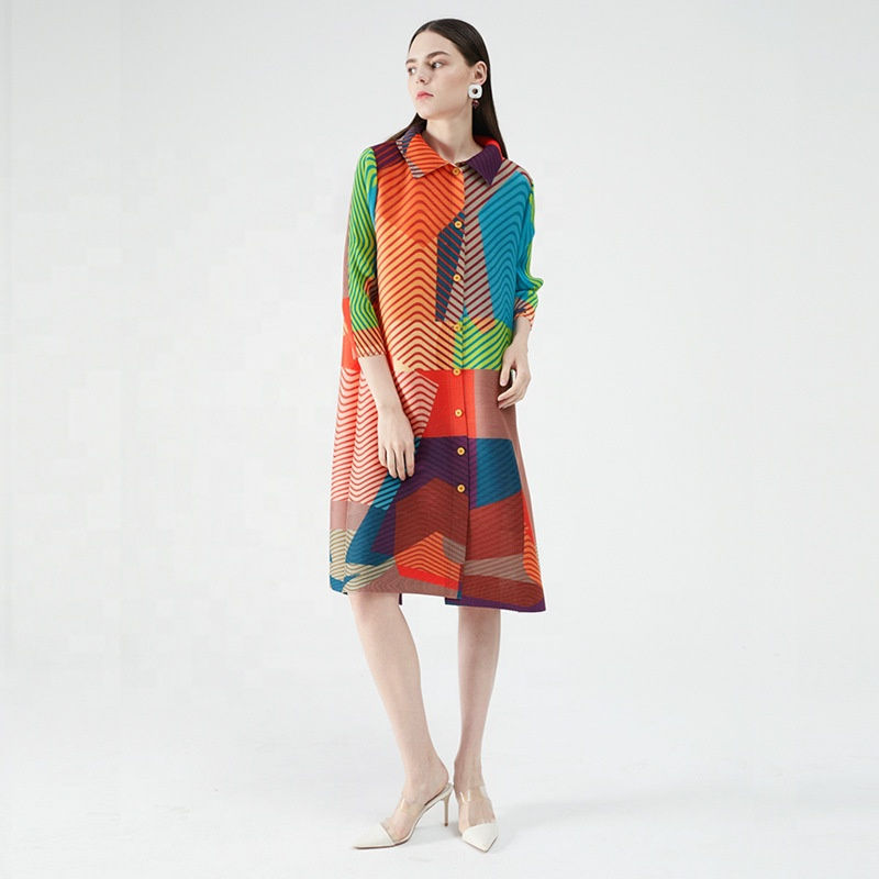 Thumbnail: Women’s Plus Size Pleated Geometric Print Office Midi Dress