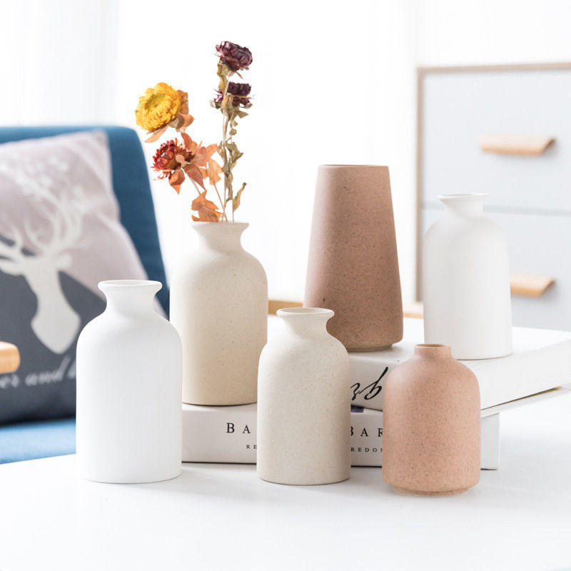 Thumbnail: Retro Ceramic Flower Vase – Tabletop Decorative Pot for Dried or Fresh Flowers