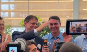 Flávio diz que pretende entrar para a história 'nem que seja como presidente de transição'