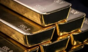 Ouro fecha em alta, revertendo parte das perdas recentes, mas cai na semana