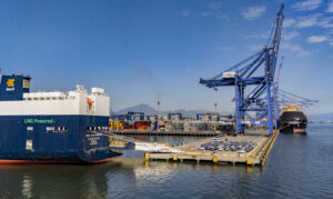 Porto de Paranaguá assume vice-liderança nacional na movimentação de veículos