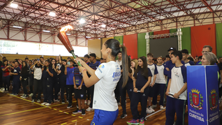 Com a madrinha Bárbara Domingos, Jogos Escolares de Curitiba reúnem 4 mil estudantes
