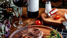 Frio em Curitiba? Combinação de parrilla e vinho é ideal para os dias de baixas temperaturas