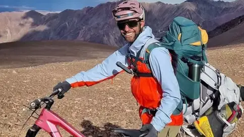 Ciclista famoso morre ao cair em montanha; veja quem era