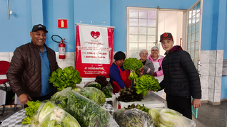 Horta Campo Belo faz a 100ª doação de alimentos e transforma antigo lixão em espaço de solidariedade