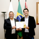 Eduardo Pimentel recebe Prêmio de Prefeito Inovador pela criação do Curitiba App