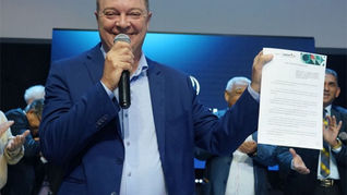 Prefeito Helder sanciona lei que inclui a Marcha para Jesus no Calendário Oficial de Colombo